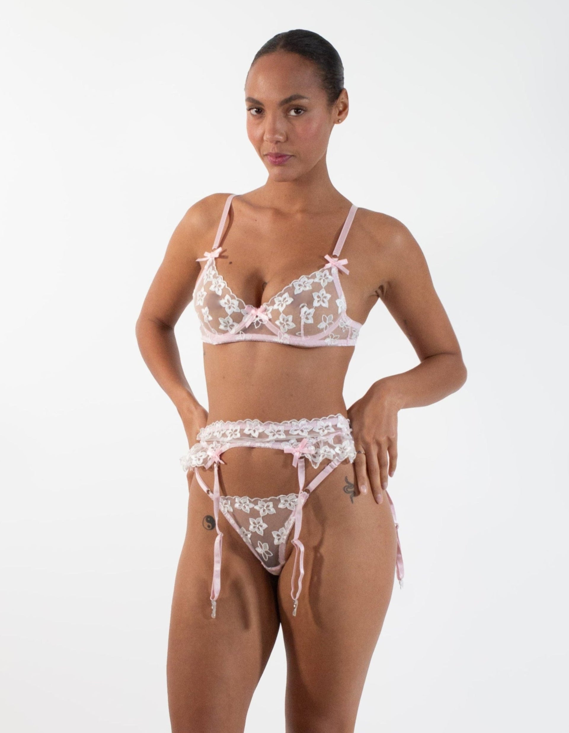 DAISY Embroidery Three-Piece Lingerie Set